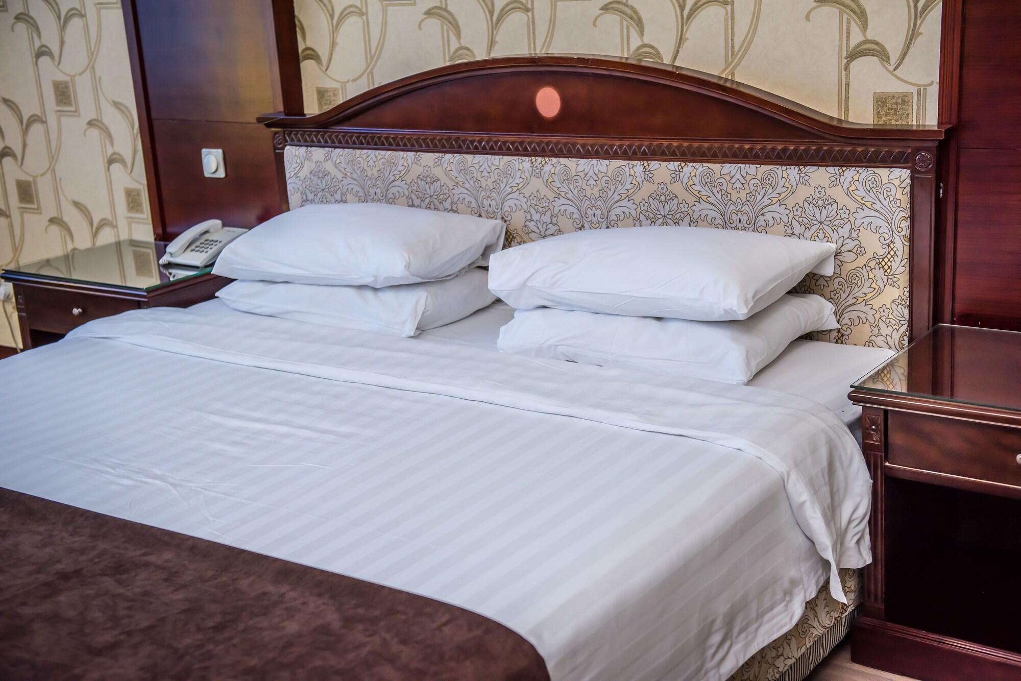 G Empire Hotel Astana Eksteriør billede