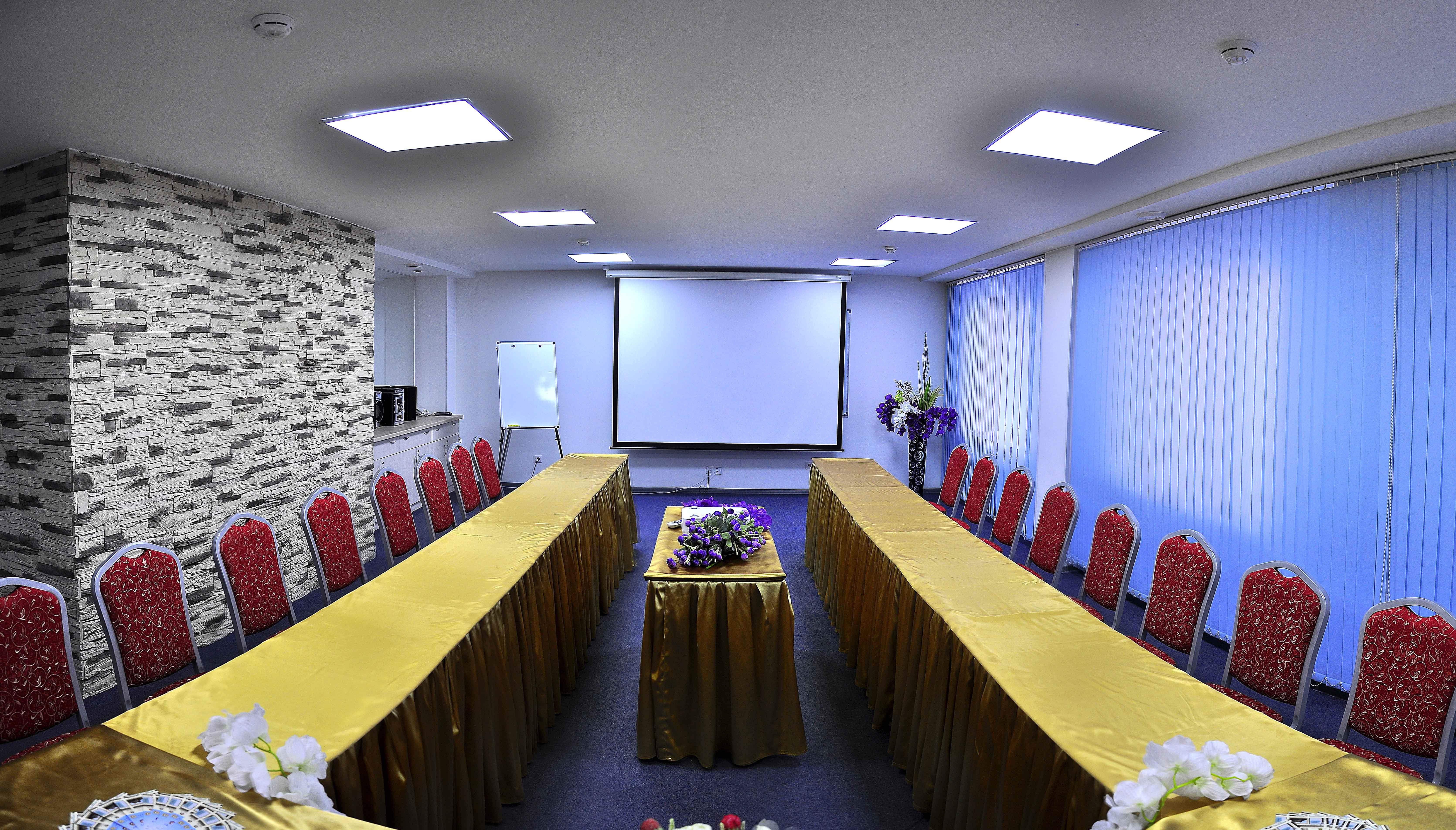 G Empire Hotel Astana Eksteriør billede