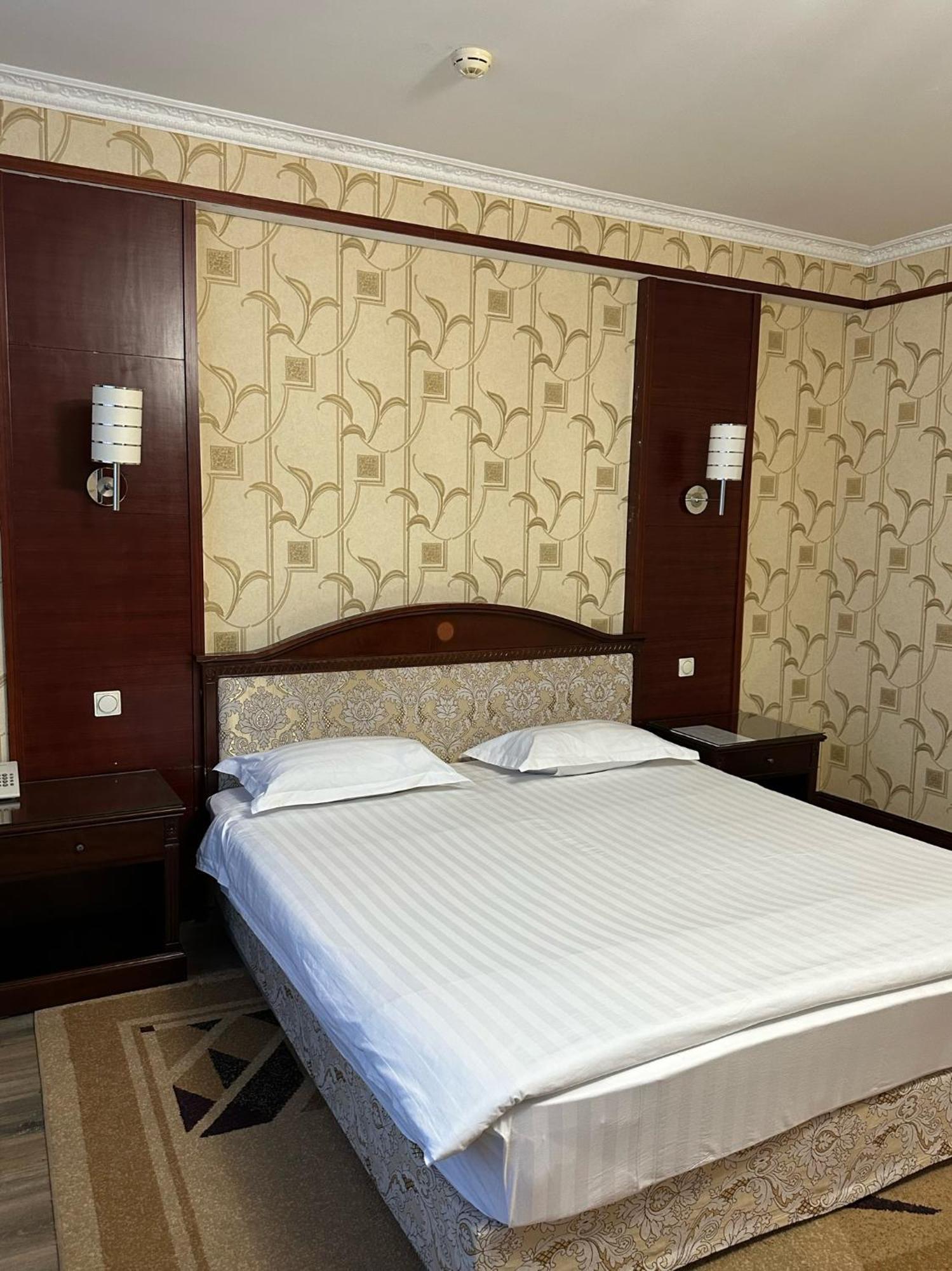 G Empire Hotel Astana Eksteriør billede